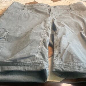 Kuhl Women’s Size 8 green Cargo Hiking Shorts Born In The Mountains 108846